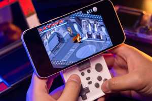 Abxylute M4 review: A compact iPhone controller with a magnetic catch