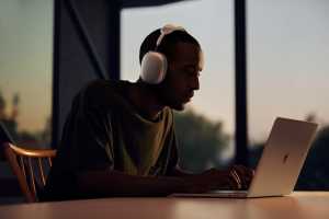 Apple&rsquo;s AirPods Max are ridiculously overpriced, even if they deliver audiophile quality sound