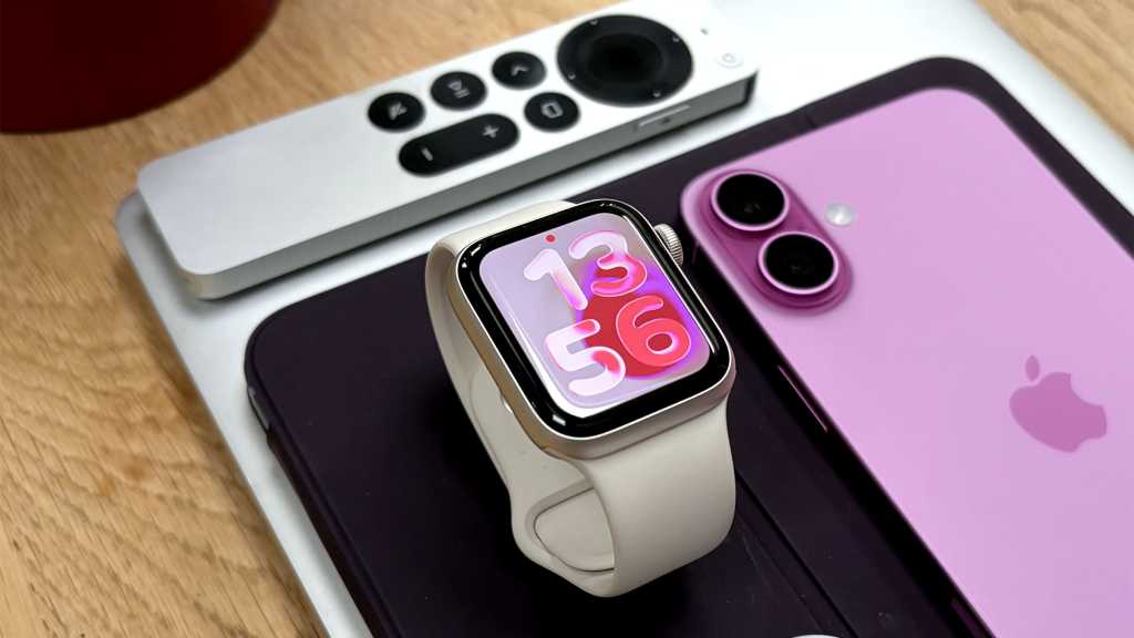 Apple Watch SE 3 review hero shot