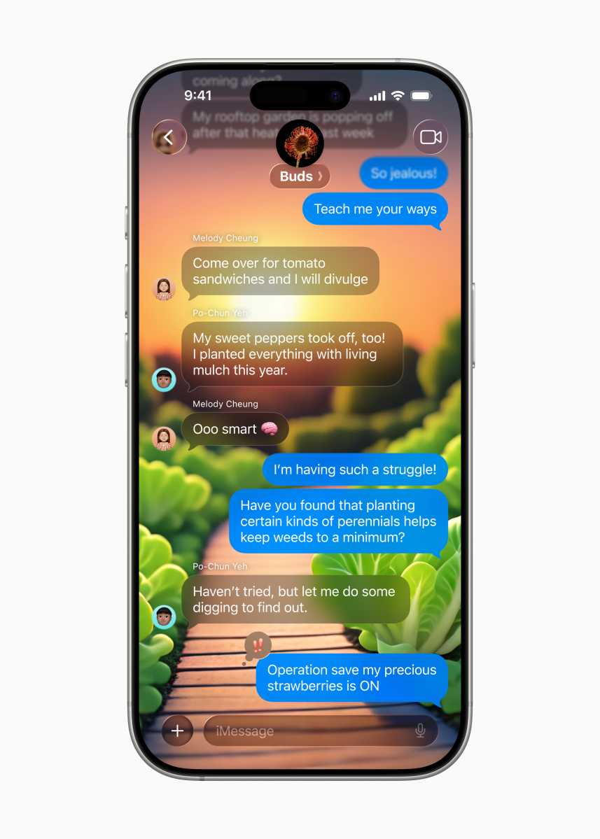 Apple WWDC25 iOS 26 Messages Apple Intelligence Image Playground background 250609