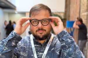 Move over Meta: Apple smart glasses are coming