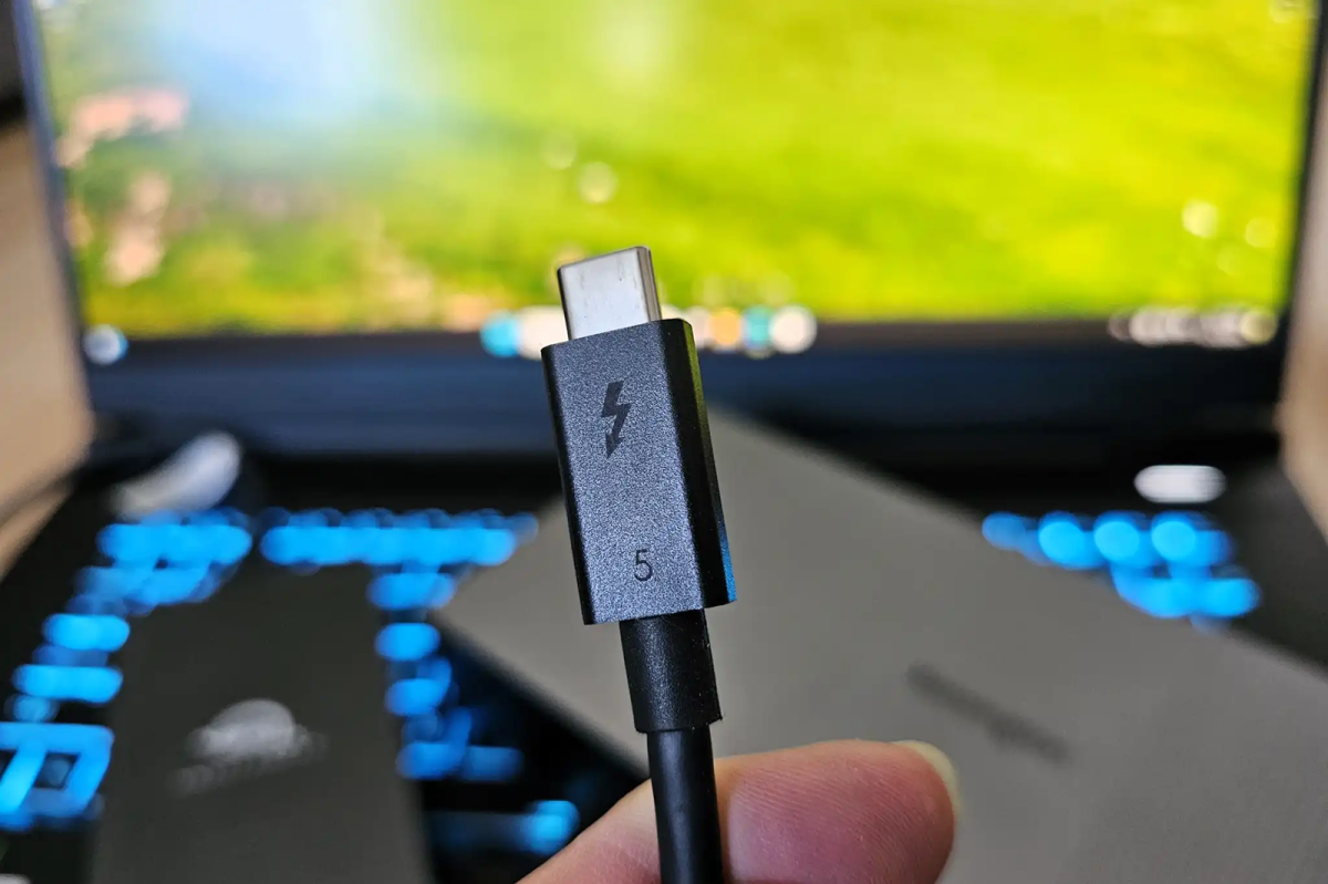 Thunderbolt 5 cable