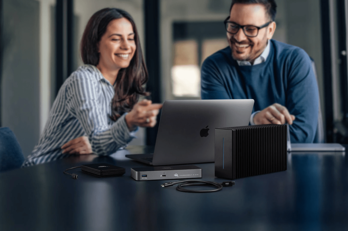 Thunderbolt 5 MacBook